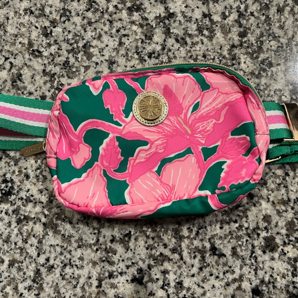 Lilly Pulitzer Handbags - Lilly Pulitzer Green & Pink Floral Crossbody Belt Bag - NWOT